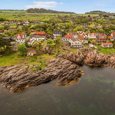 On Bornholm's Cliffs * Allinge-Sandvig