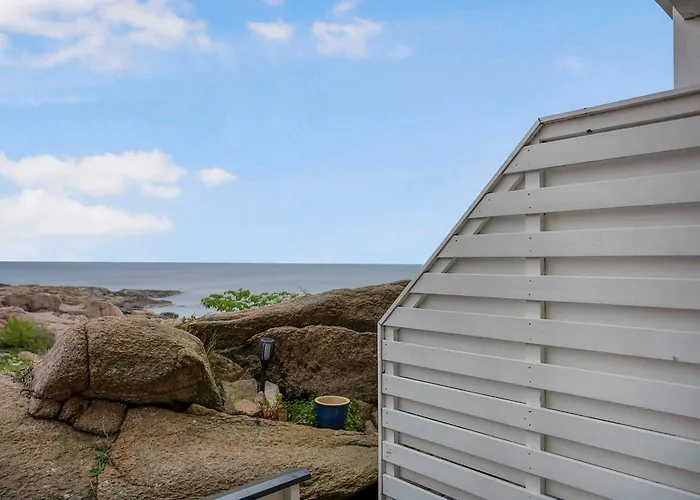 On Bornholms Cliffs شقة إلينغه