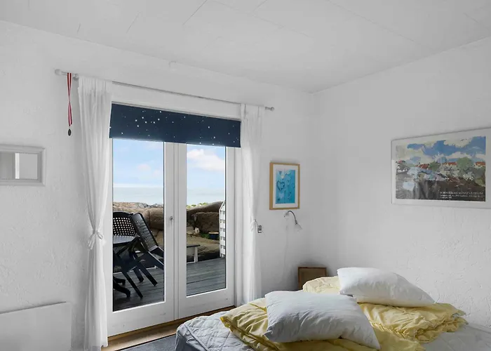 On Bornholms Cliffs 알링에